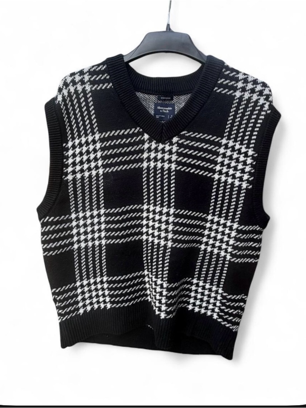Abercrombie & Fitch Black and White Plaid V-Neck Sweater Vest oversized